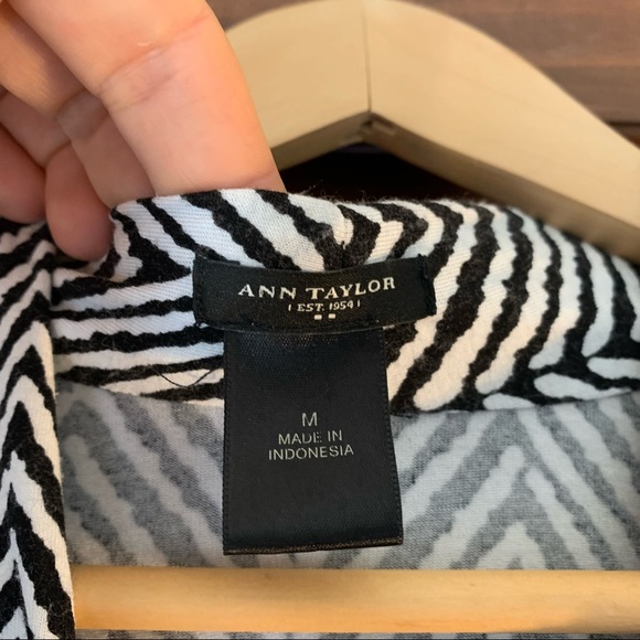 LAST CHANCE ANN TAYLOR Wrap Dress - Picture 6 of 11